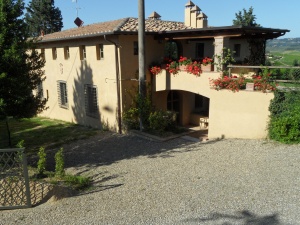La Solaia (sleeps 6) is located near Certaldo, south of Florence.